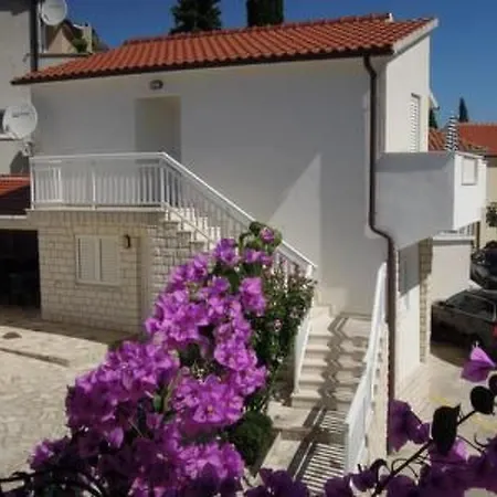 Duic By Interhome Apartmán